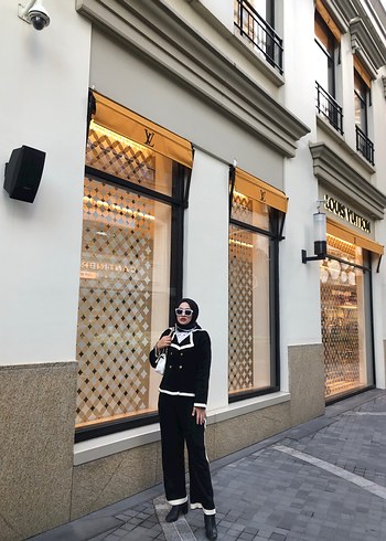 Siyah Parlak Etnik Desenli Kadın Takım - Görsel 3