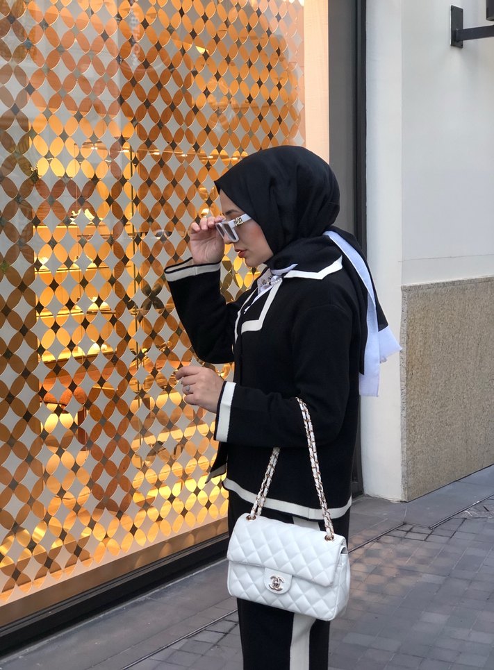 Siyah Parlak Etnik Desenli Kadın Takım - Görsel 2