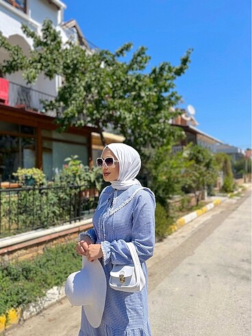 m Beden Yakalı elbise