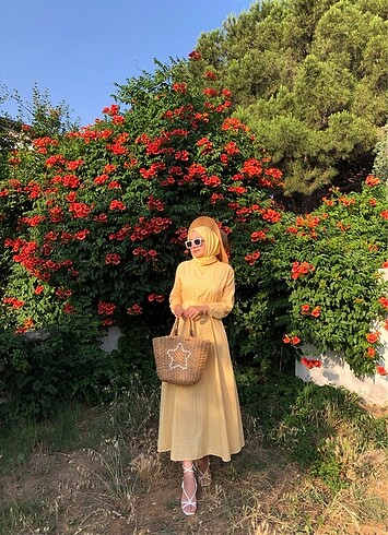 l Beden Pötü kare sarı elbise