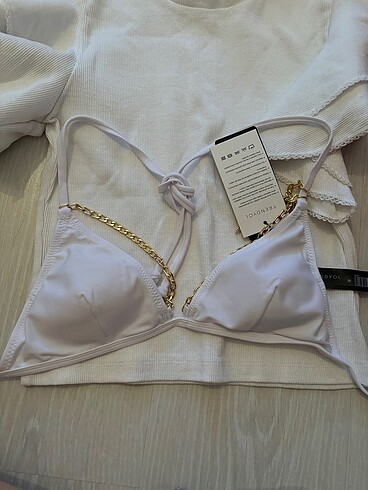 Beyaz bikini üstü