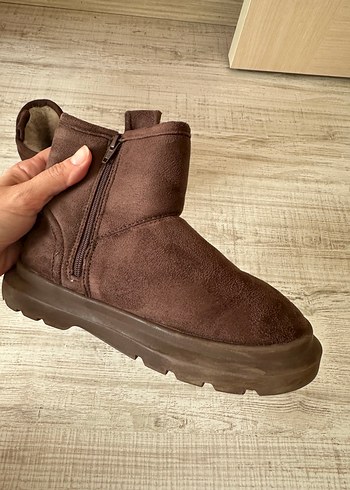 32 Beden kahverengi Renk Kız Çocuk Zara Kahverengi Süet Kürklü Bot