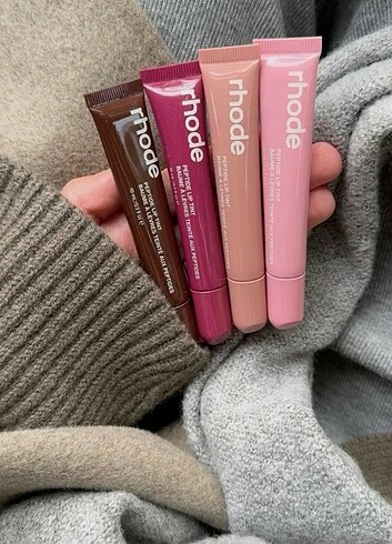Beden RHODE LİPGLOSS