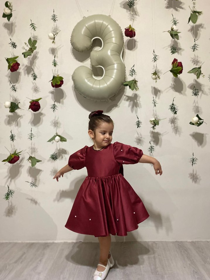 Bordo Saten Fiyonklu Klasik Kız Çocuk Elbise - Görsel 3