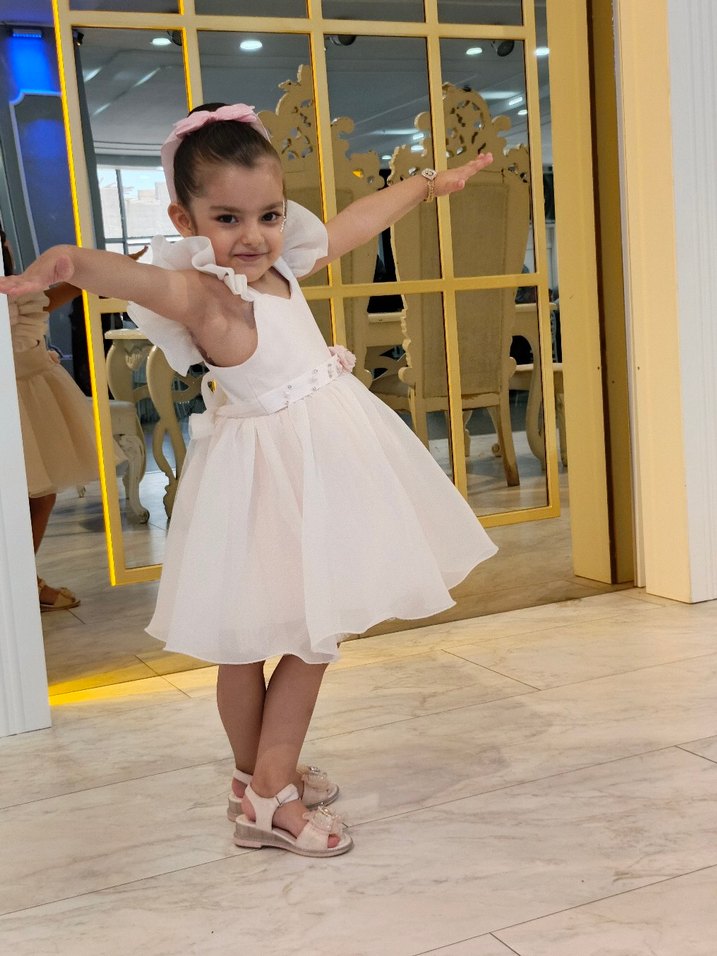 Kız Çocuk Beyaz Nakışlı Klasik Elbise - Görsel 3