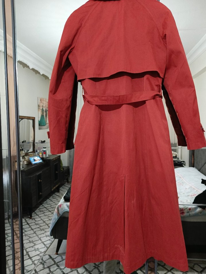 Kemerli Kırmızı Süet Uzun Trençkot - Görsel 4