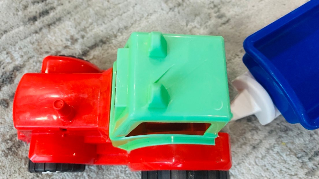 Renkli Plastik Oyuncak Traktör - Görsel 3