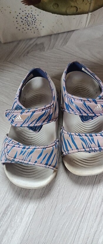 21 Beden Adidas ve vicco sandalet