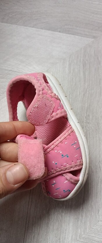 21 Beden pembe Renk Adidas ve vicco sandalet