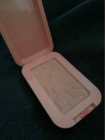 NYX Nyx Buttermelt 02 Allık
