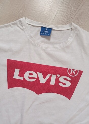 Levi's beyaz tişört 