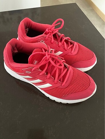 Adidas spor ayakkabı
