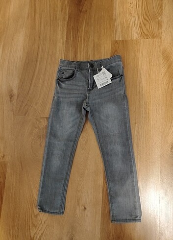 Zara zara gri Jean 4-5 yaş 