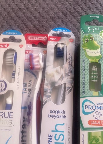 Diğer Yumuşak Kıllı Sensodyne Diş Fırçaları ve Çocuk Fırçası