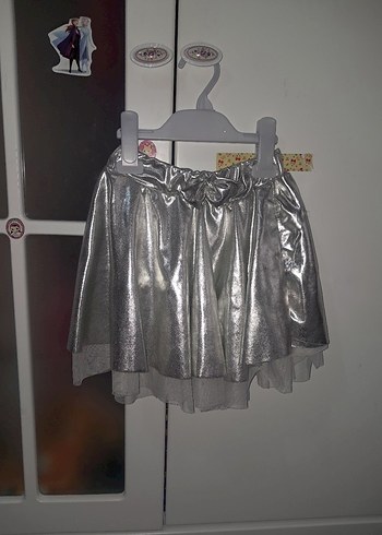 Gri Metalik Kız Eteği Fırfır Detaylı