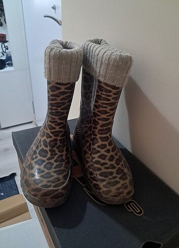 Leopar yağmur çizmesi