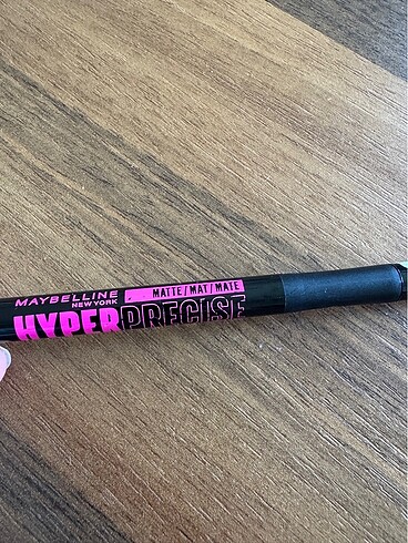 Beden Maybelline eyeliner