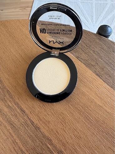 Nyx mini pudra banana