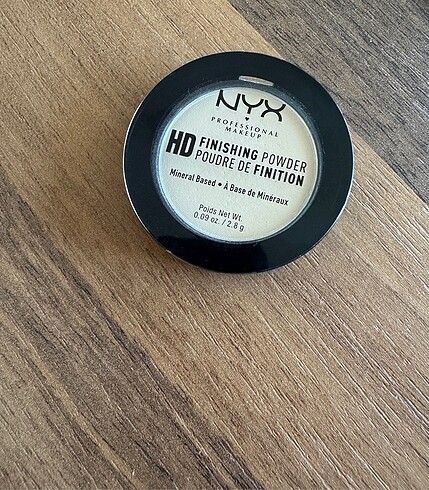  Beden Nyx mini pudra banana
