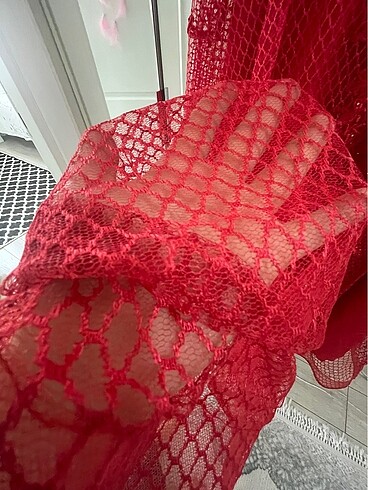 Kırmızı abiye - Görsel 4