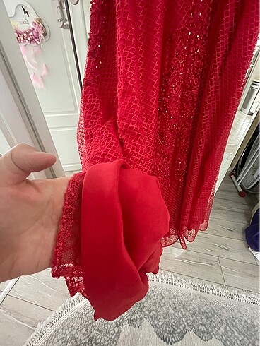 Kırmızı abiye - Görsel 8