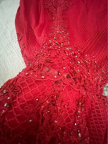 Kırmızı abiye - Görsel 6