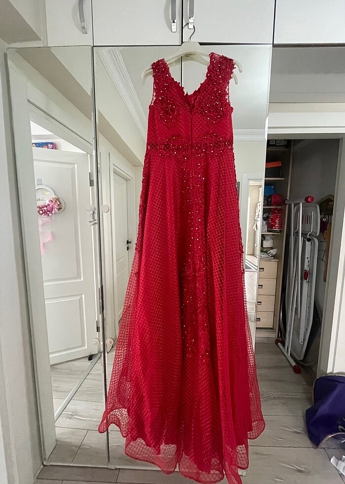 Kırmızı abiye - Görsel 2