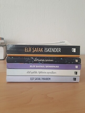 Elif Şafak