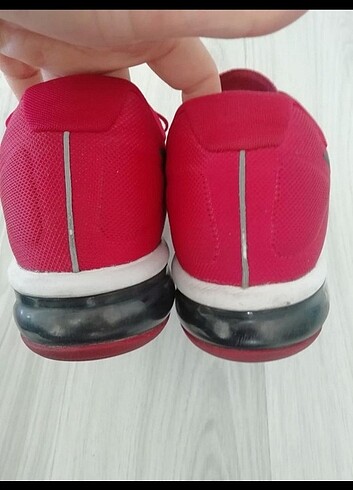 44 Beden kırmızı Renk Nike Air Max 44.5 Orijinal spor ayakkabı 