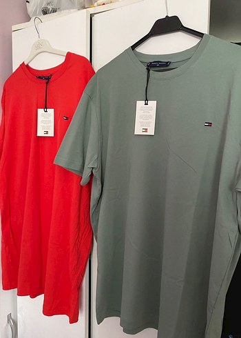 Tommy Hilfiger Kırmızı ve Gri Kısa Kollu Tişörtler - Görsel 4