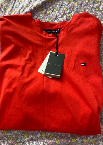 Tommy Hilfiger Kırmızı ve Gri Kısa Kollu Tişörtler - Görsel 2