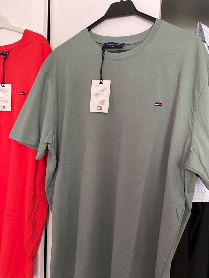 Tommy Hilfiger Kırmızı ve Gri Kısa Kollu Tişörtler - Görsel 3