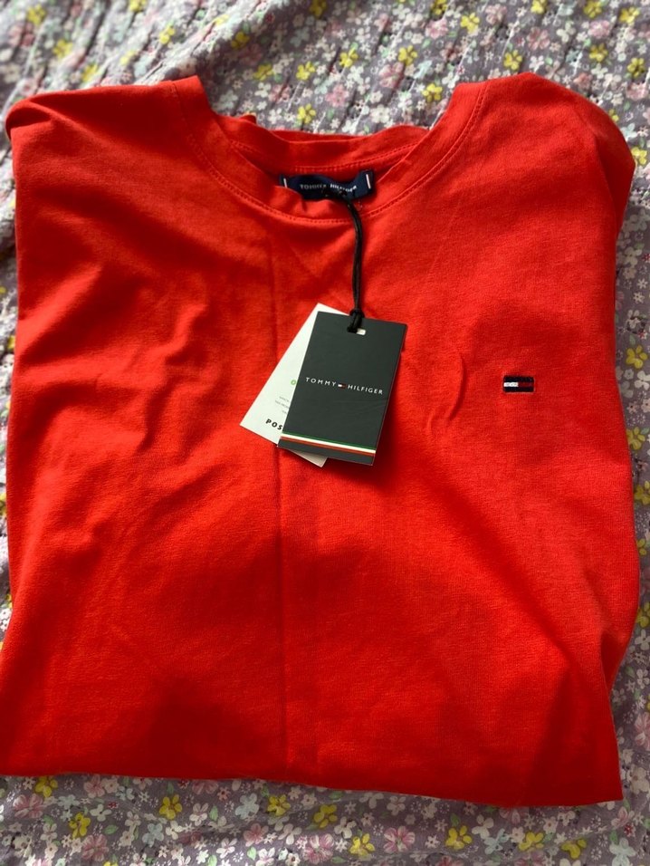 Tommy Hilfiger Kırmızı ve Gri Kısa Kollu Tişörtler - Görsel 2