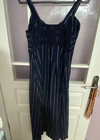 Düğmeli, V Yakalı Çizgili Uzun Lacivert Elbise - Görsel 4