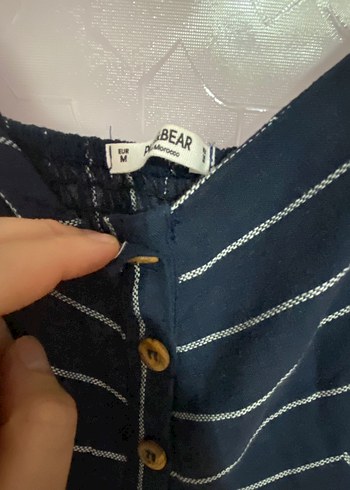 Düğmeli, V Yakalı Çizgili Uzun Lacivert Elbise - Görsel 2