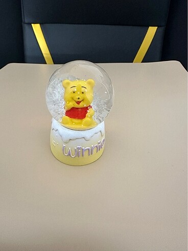 Winnie the pooh ışıklı kar küresi