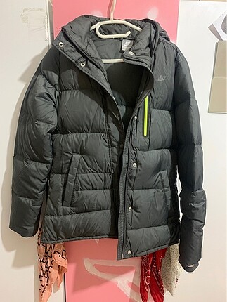 Nike mont