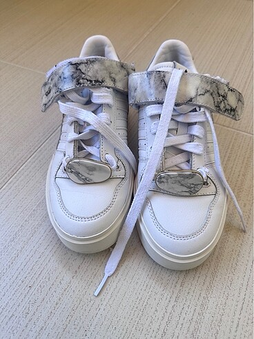 Adidas sneaker