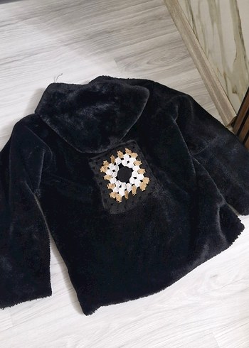 Kapüşonlu Siyah Kadın tasarım Peluş Ceket - Görsel 4