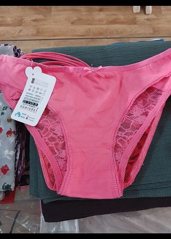 Bohem Tarzda Kırmızı Dantel slip - Görsel 4