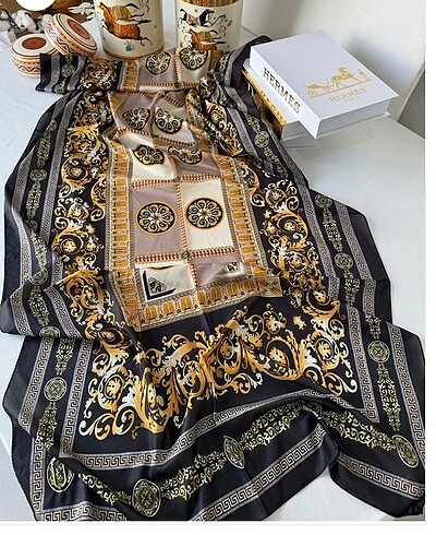 Diğer Versace Vual şal