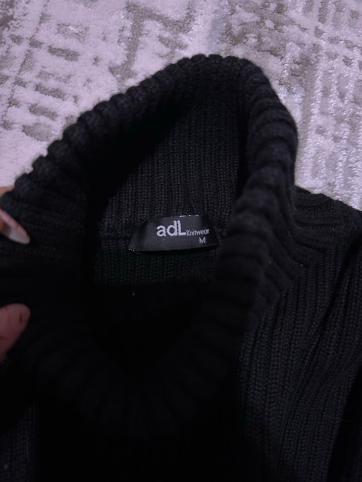 Siyah Triko Boğazlı Kadın Kazak - Görsel 4