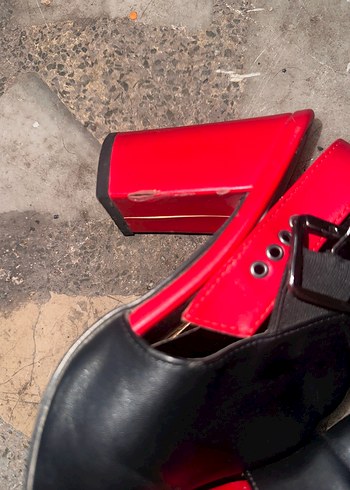 Kırmızı Siyah Tokalı Blok Topuklu Kadın ayakkabı - Görsel 2