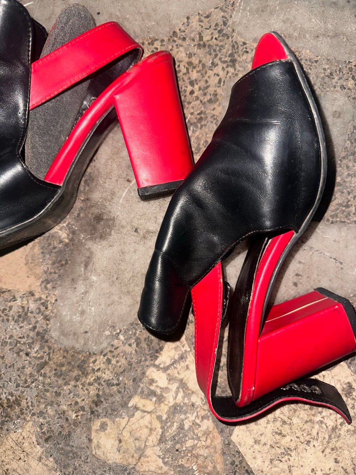 Kırmızı Siyah Tokalı Blok Topuklu Kadın ayakkabı - Görsel 4