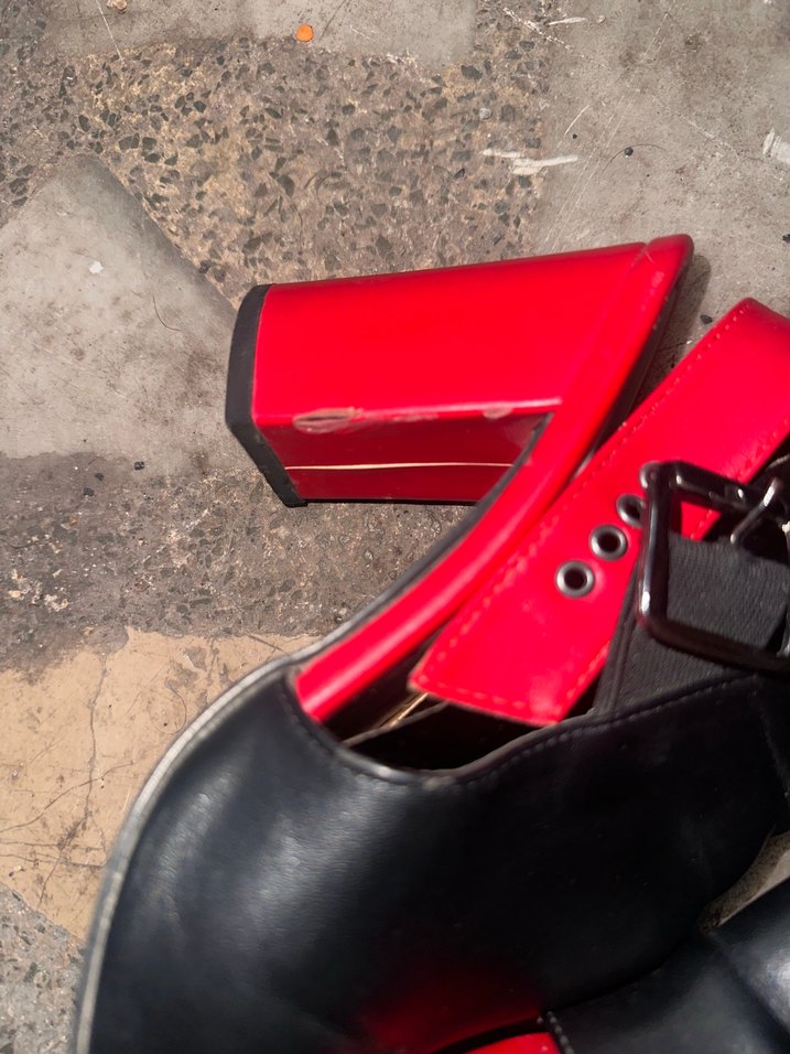 Kırmızı Siyah Tokalı Blok Topuklu Kadın ayakkabı - Görsel 2