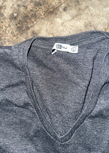 Gri V Yaka Uzun Kollu Bluz - Görsel 3