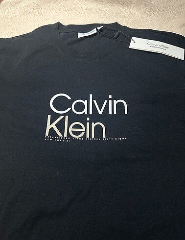Calvin klein t shirt
