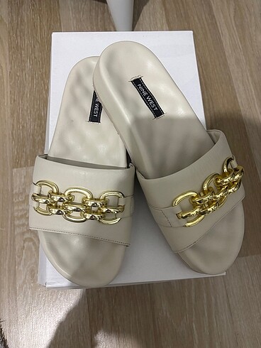 Terlik Nine West