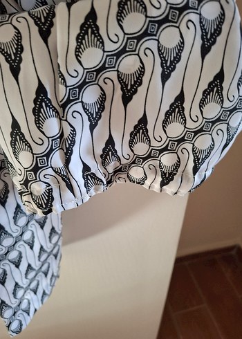 V Yaka Siyah beyaz Uzun Kollu Kadın Gömlek - Görsel 5