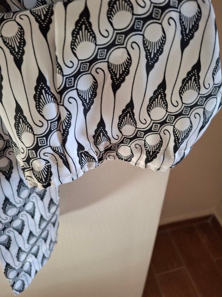 V Yaka Siyah beyaz Uzun Kollu Kadın Gömlek - Görsel 5